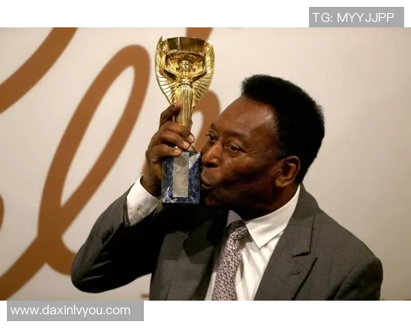 16岁踢足球的球星崭露头角 未来足坛巨星的诞生之路 16岁踢足球的球星崭露头角 未来足坛巨星的诞生之路